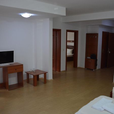 Arabella Hotel Kicevo Екстер'єр фото