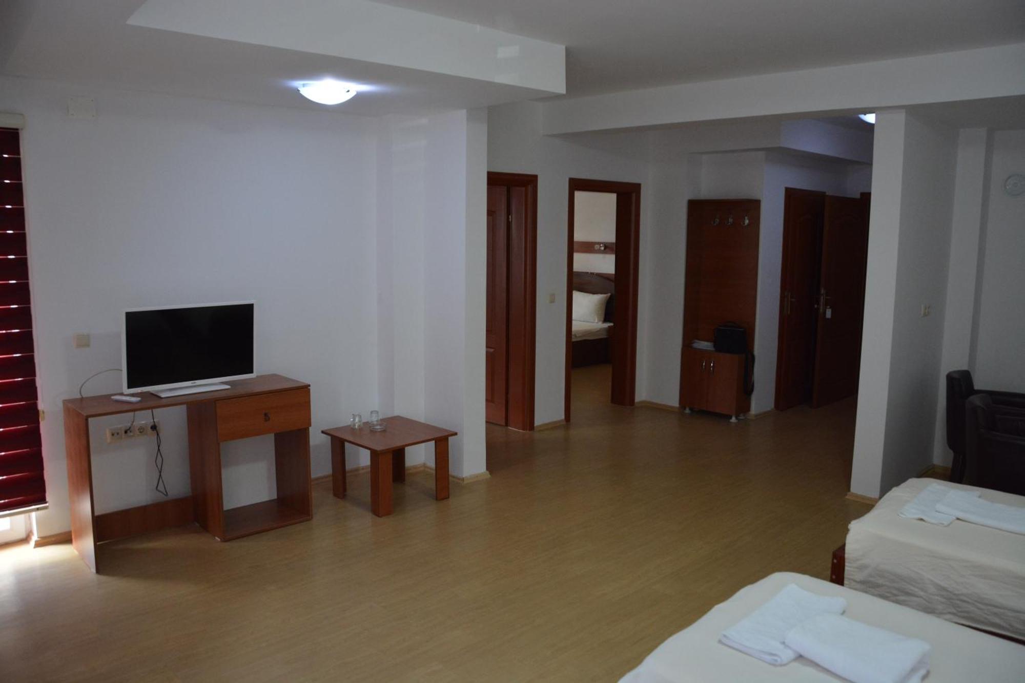 Arabella Hotel Kicevo Екстер'єр фото