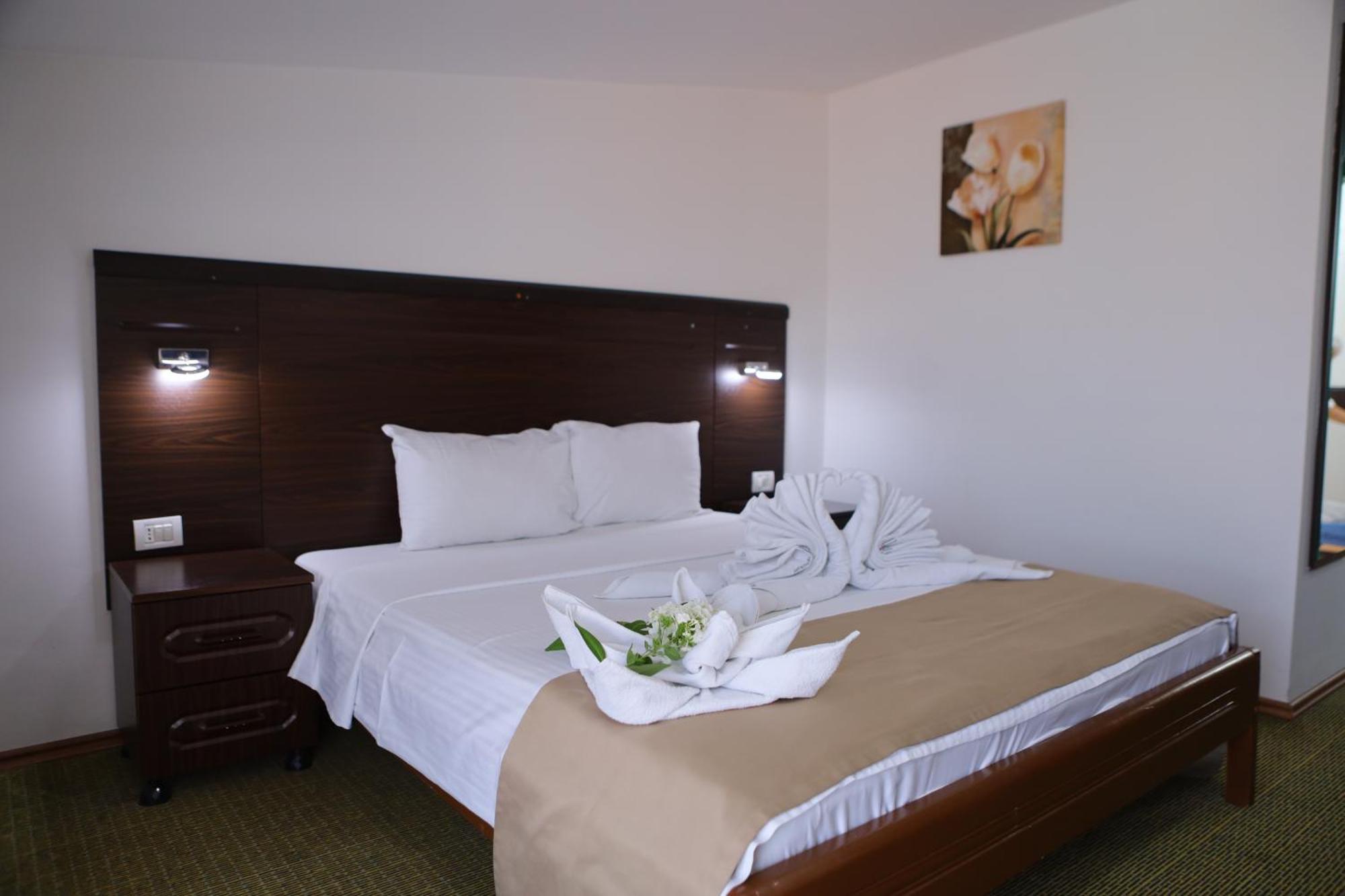 Arabella Hotel Kicevo Екстер'єр фото